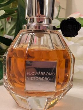 Viktor & Rolf Flowerbomb Eau de Parfum 1.7 oz (80% Full)
